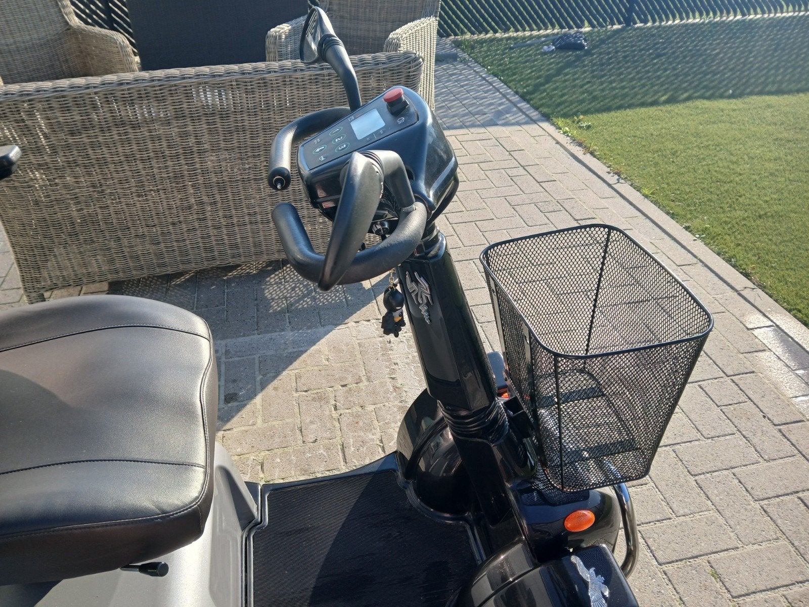 Trottinette Solo Life and Mobility grise. 4 roues, Enlèvement, Utilisé