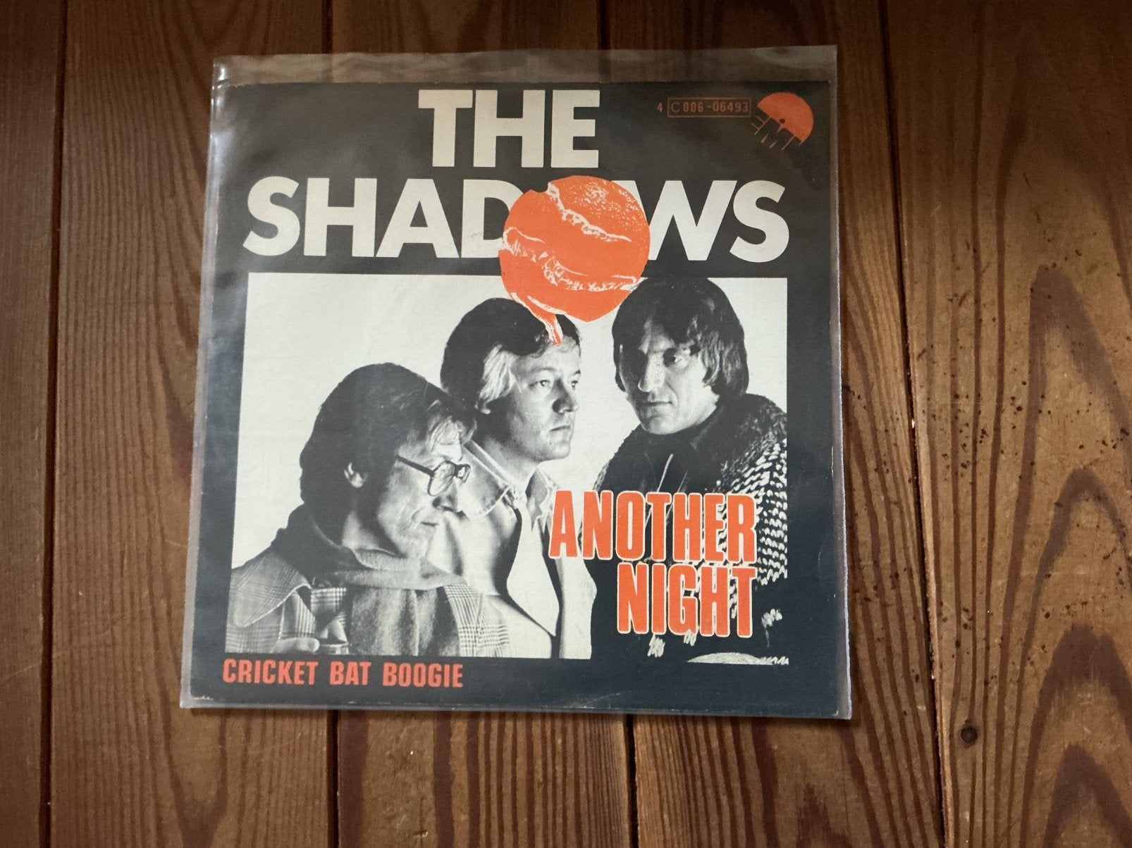 7” The Shadows - another night, Cd's en Dvd's, Ophalen of Verzenden, Gebruikt
