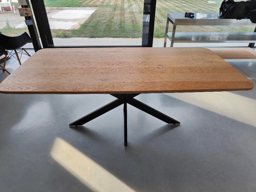 Eiken eettafel 200 x 100 cm – zwart metalen onderstel, Huis en Inrichting, Tafels | Eettafels, Ophalen, Zo goed als nieuw, Vijf personen of meer