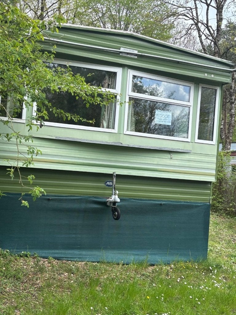 Furnished Caravan in the Ardens, Entreprise, Poêle, Coin salon convertible
