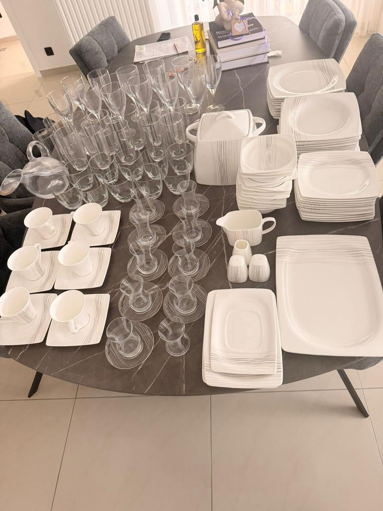 12 persoons servies ser, Hobby & Loisirs créatifs, Articles de fête | Location, Comme neuf, Enlèvement