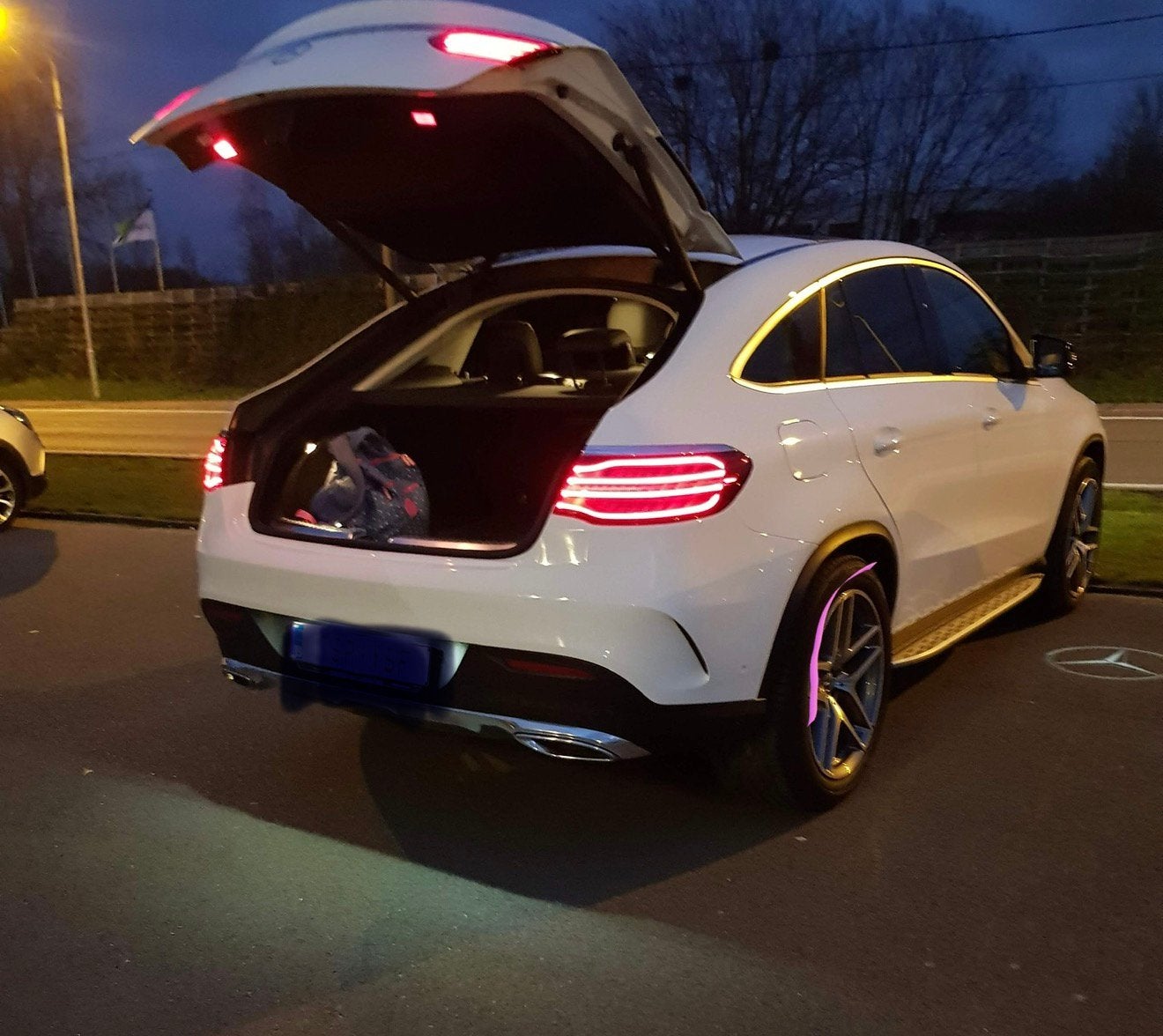 Een witte Mercedes-Benz GLE Coupé met dieselmotor.