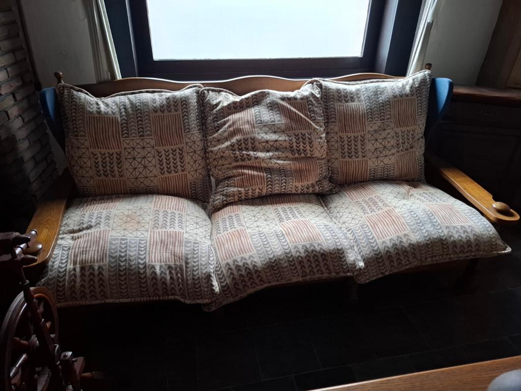 Ancien salon chêne et coussins douillet et confortable, Enlèvement