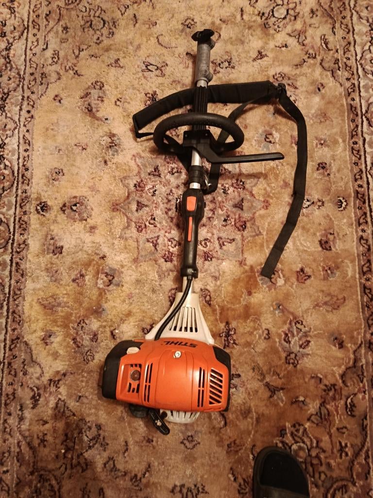 STIHL KM131/R COMBIMOTOR, Jardin & Terrasse, Débroussailleuses, Utilisé, Essence, Enlèvement