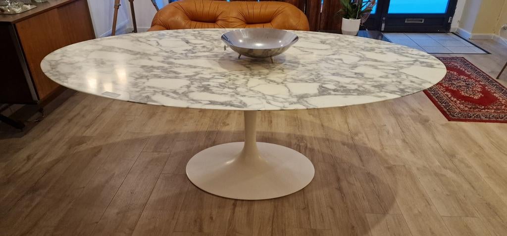 Table Tulipe en marbre édition Knoll - Eero Saarinen, Antiquités & Art, Enlèvement