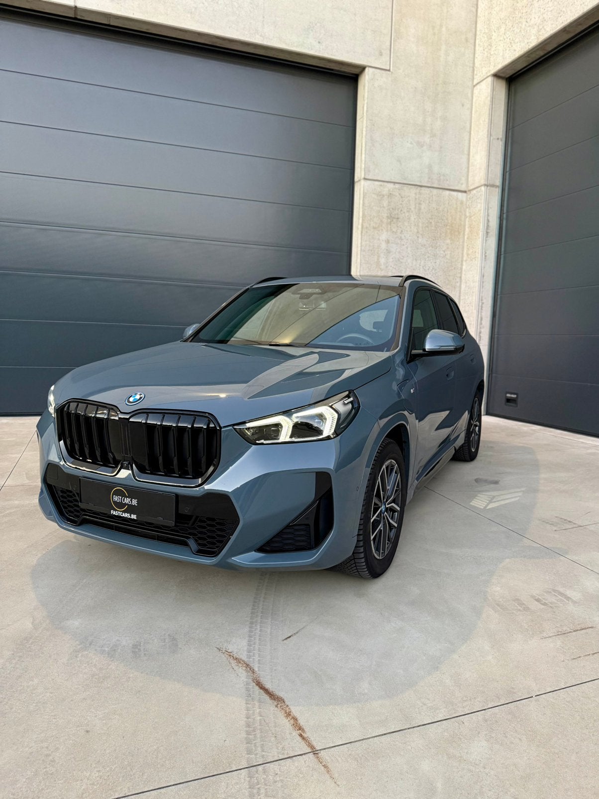 X1 30th Xdrive - Package M - De nombreuses options - Marge, Argent ou Gris, Achat, Entreprise, Noir