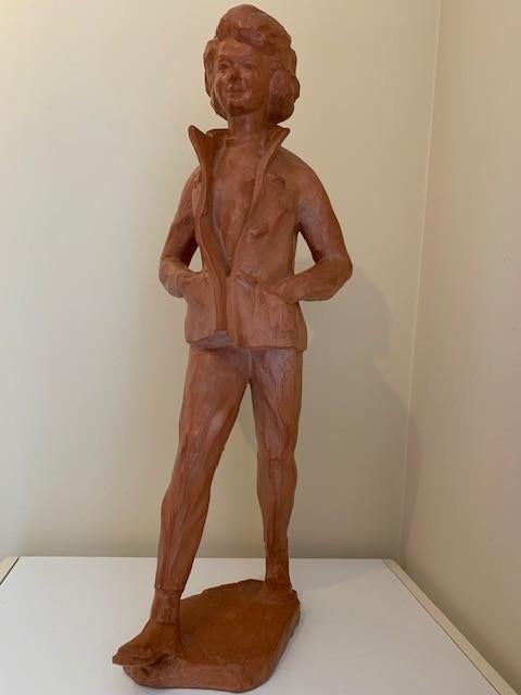 Terracotta beeld jonge vrouw, Antiek en Kunst, Ophalen, Handgemaakt, 50 - 100 cm, Overige materialen