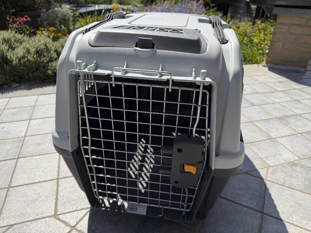 Coffre de transport chien/chat (Dimensions 68x48x51cm), Animaux & Accessoires, Boîtes de transport, Neuf, Enlèvement