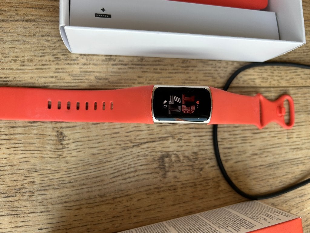 Fitbit charge 6, Ophalen of Verzenden, Waterdicht, Conditie, Zo goed als nieuw