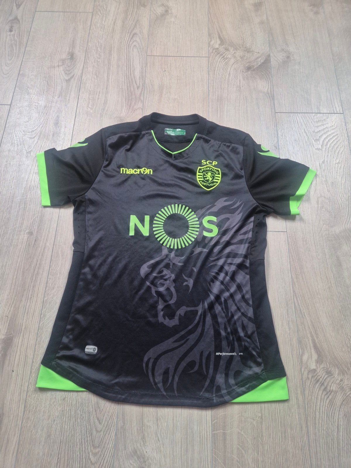 Sporting Clube de Portugal   shirts, Taille M, Enlèvement, Utilisé, Maillot
