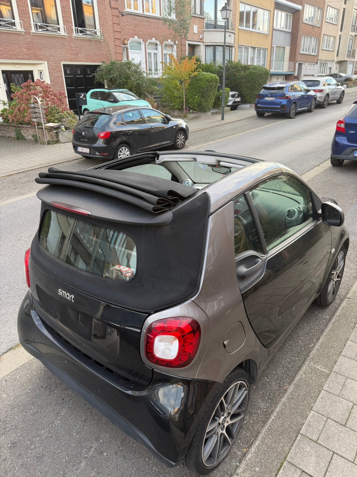 Smart fortwo cabriolet EQ electrique, Autos, Cuir, Achat, Cabriolet, Carnet d'entretien