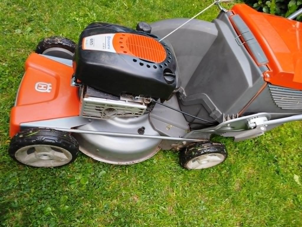 a vendre tondeuse husqvarna, Tuin en Terras, Grasmaaiers, Gebruikt, Benzine-grasmaaier, 50 cm of meer, Cirkelmaaier, Mulchfunctie
