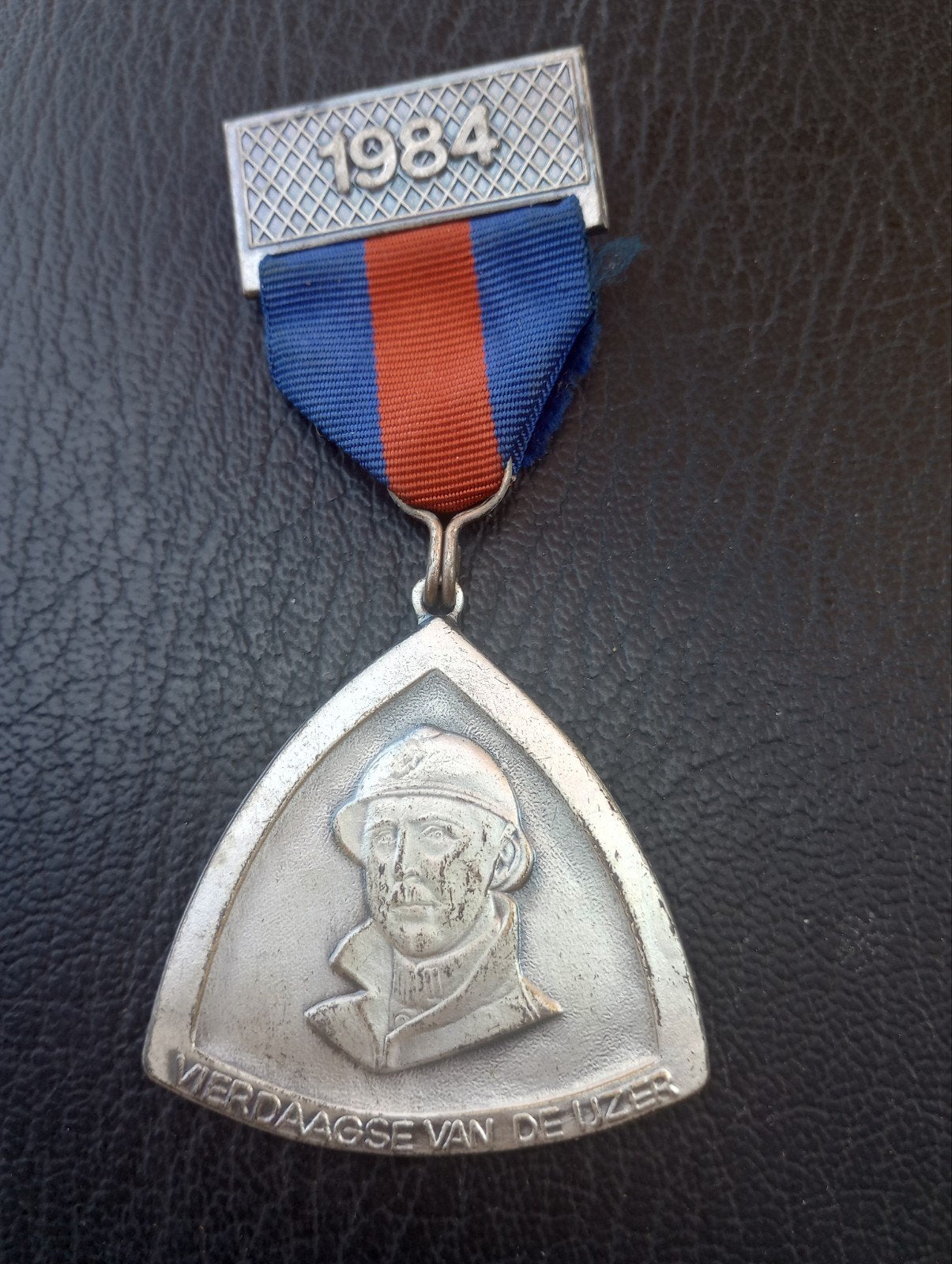 Médaille commémorative Albert 1er, Envoi