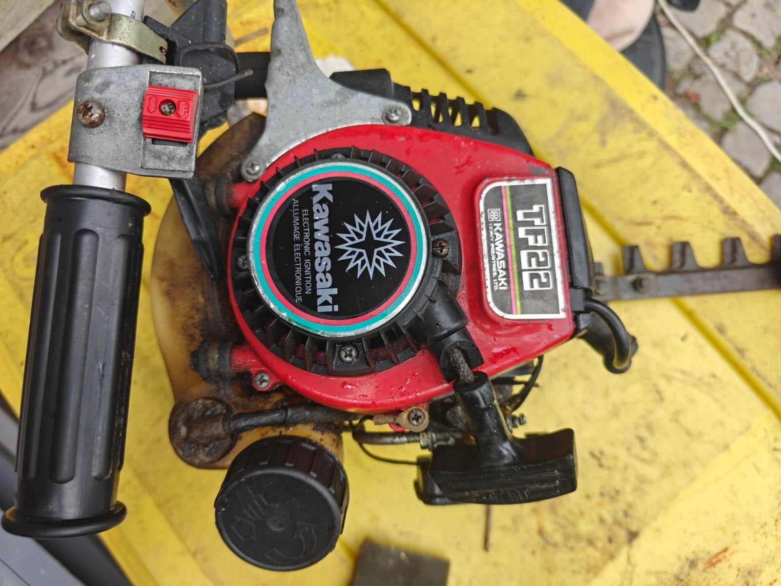 Kawasaki/maruyama heggenschaar defect, Ophalen
