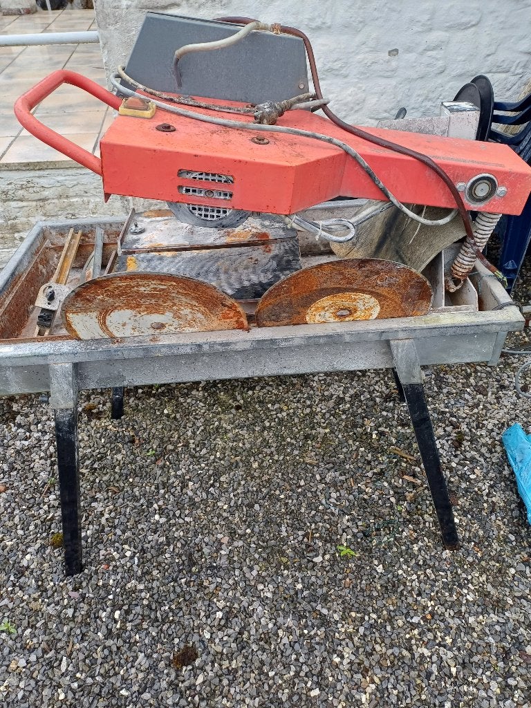 Coupe carrelage, Enlèvement