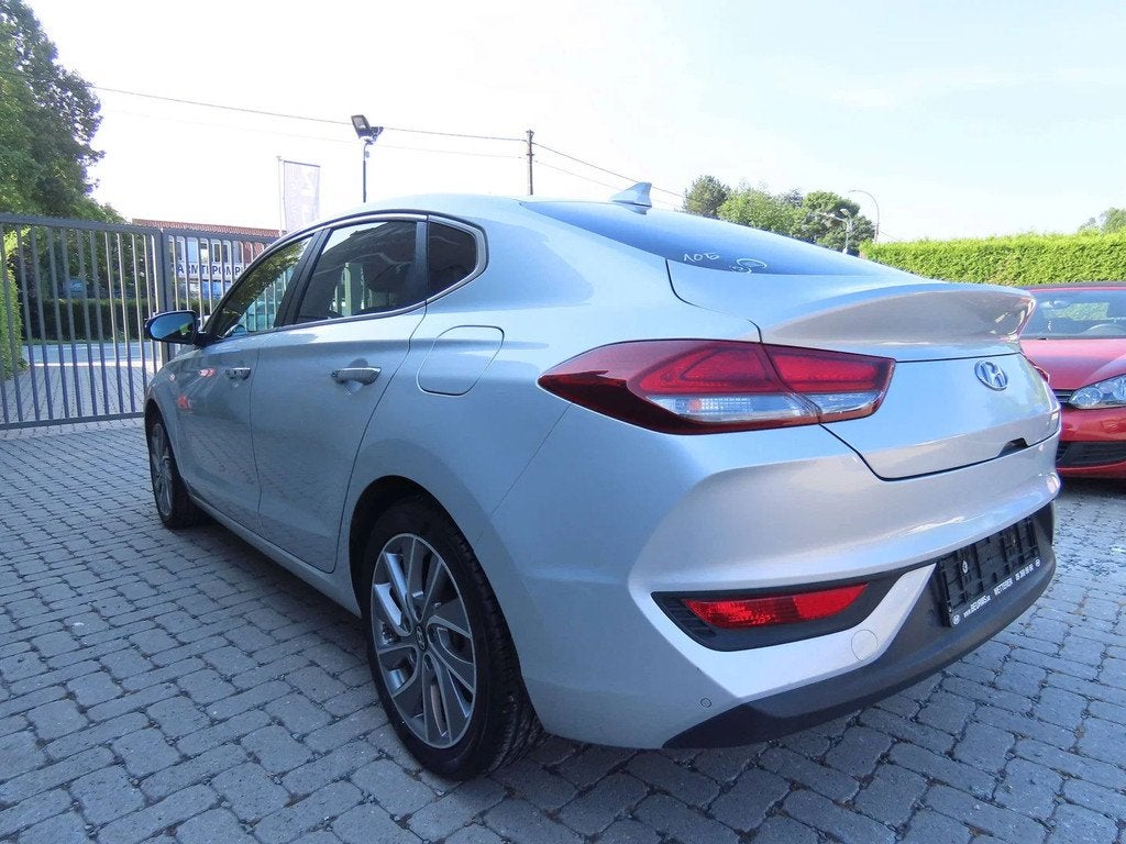Hyundai i30 i30 Fastback 1.4 T-GDi Shine DCT (bj 2018), Automaat, 4 cilinders, Bedrijf, 140 pk