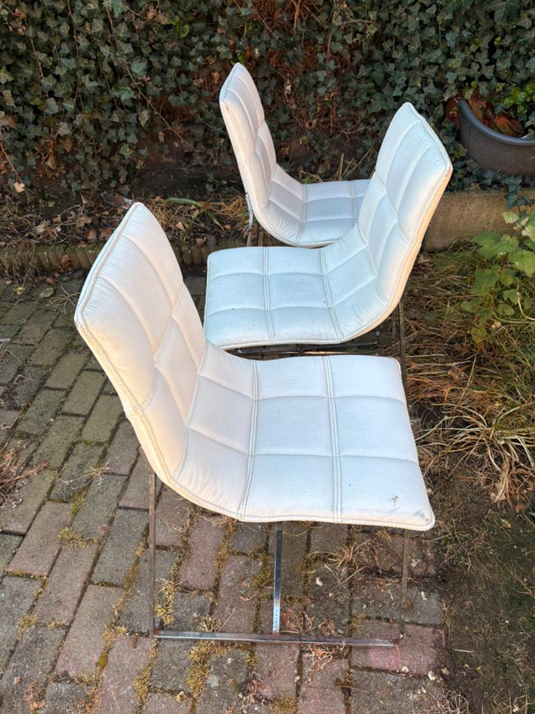 Glazen tafel + 4 witte stoelen + staanlamp, Ophalen, Zo goed als nieuw