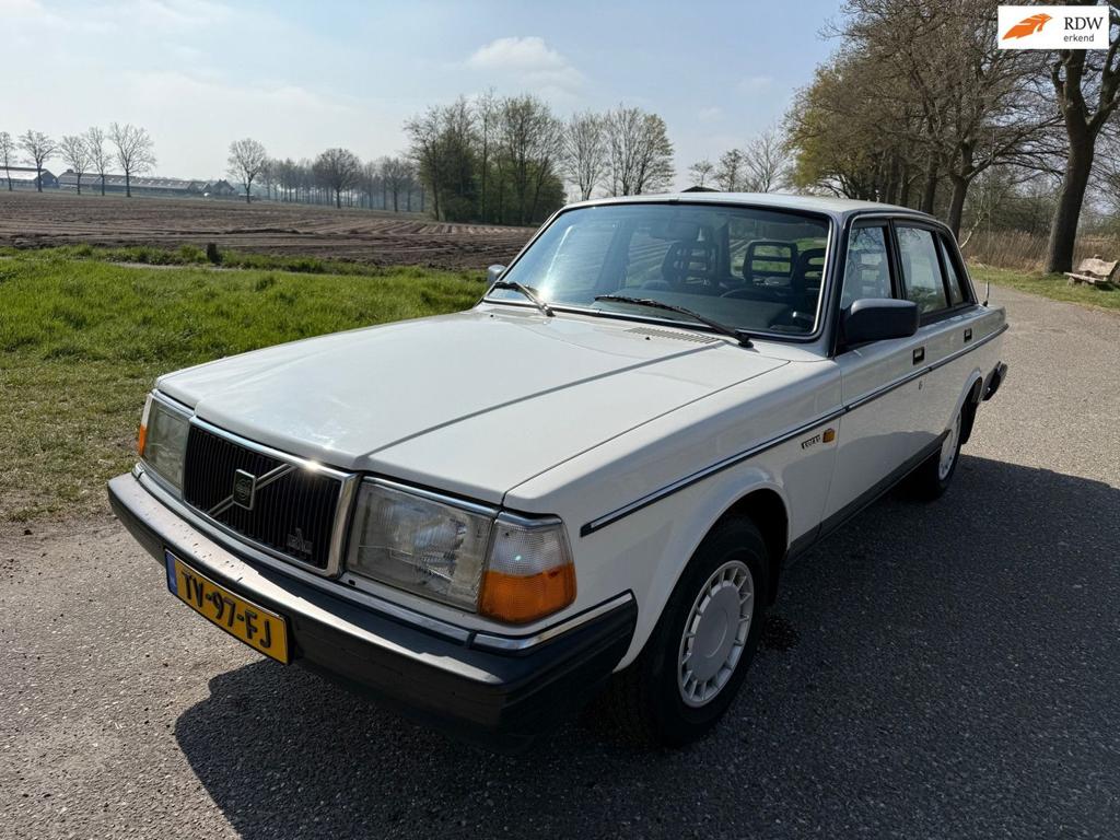 Volvo 240 2.3 GL, Autos, Volvo, Achat, Entreprise, Boîte manuelle, Berline