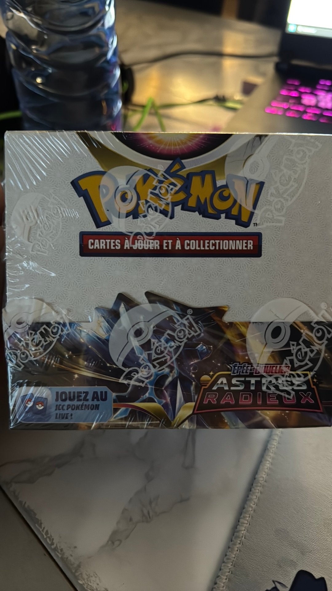 1 Display de 36 boosters neufs pokemon Astres Radieux FR, Hobby & Loisirs créatifs, Enlèvement ou Envoi, Neuf