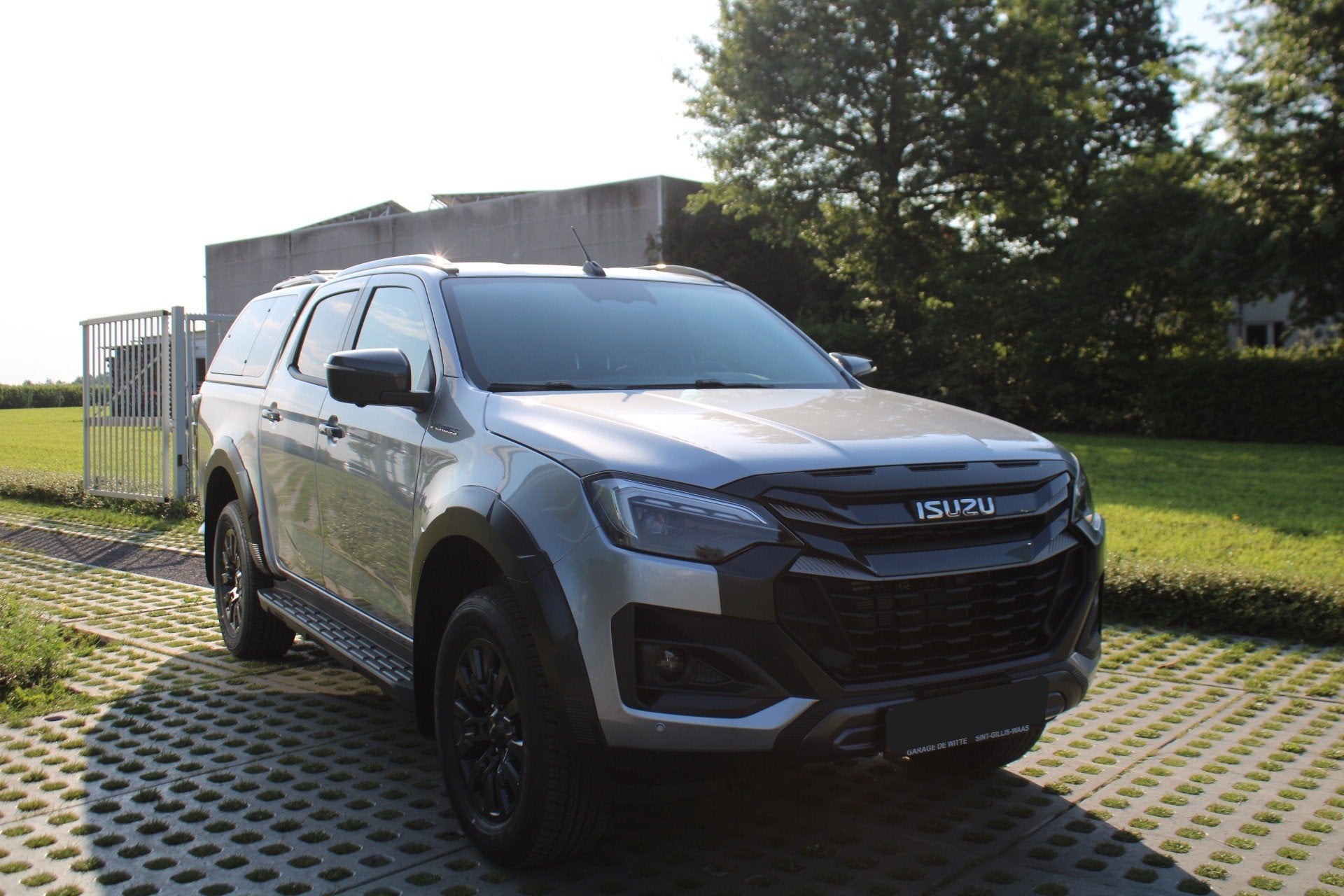 Isuzu D-max 2.2d Double Cab LSE + DIFF LOCK + 360 CAMERA, Auto's, Isuzu, Automaat, Zwart, Overige kleuren, SUV of Terreinwagen