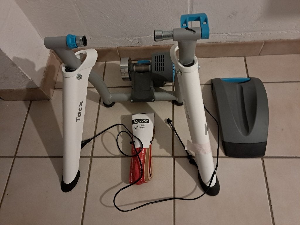 Entraîneur à roulettes Garmin Tacx Flow Smart Garmin T2240, Enlèvement, Utilisé, Autres types