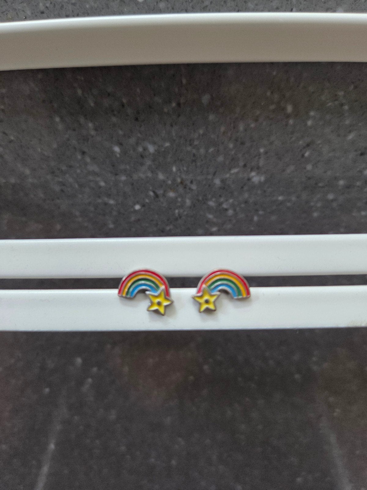 Boucles d'oreilles arc-en-ciel pour enfants - Orage, Enlèvement ou Envoi, Utilisé, Autres couleurs, Boucles d'oreilles