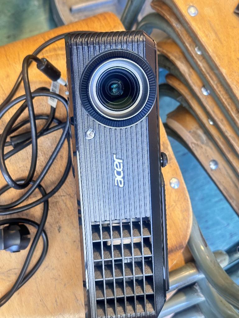 Acer X112 DLP projector te koop - beamer, Audio, Tv en Foto, Beamers, Ophalen, HD (720), Zo goed als nieuw, DLP