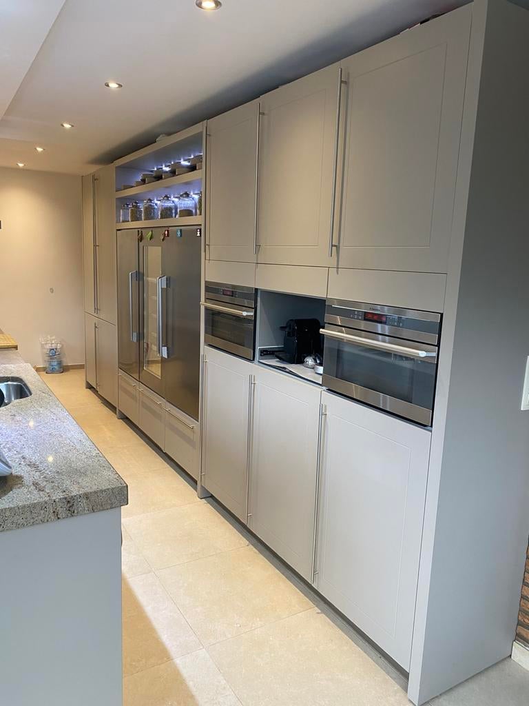 DSM modern keuken in taupekleur centraal eiland en graniet, Ophalen, Gebruikt, Overige kleuren, Graniet of Steen
