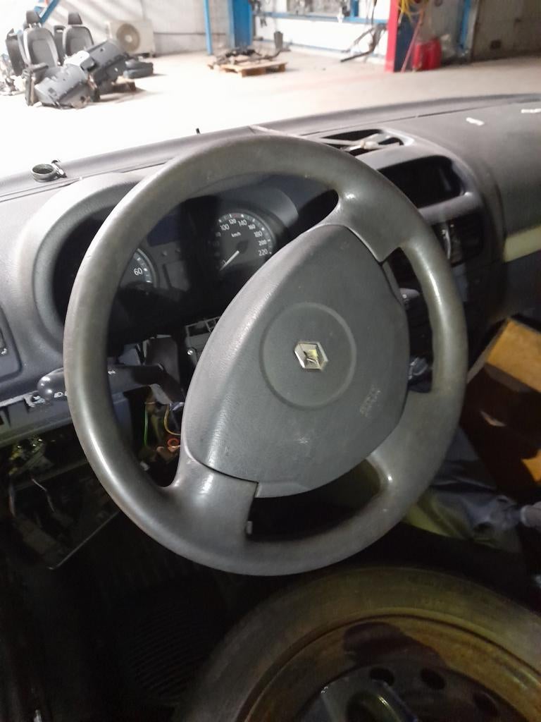 Divers volants RENAULT CLIO 2 phase 2 // 5060 AUVELAIS, Enlèvement ou Envoi, Utilisé, Renault