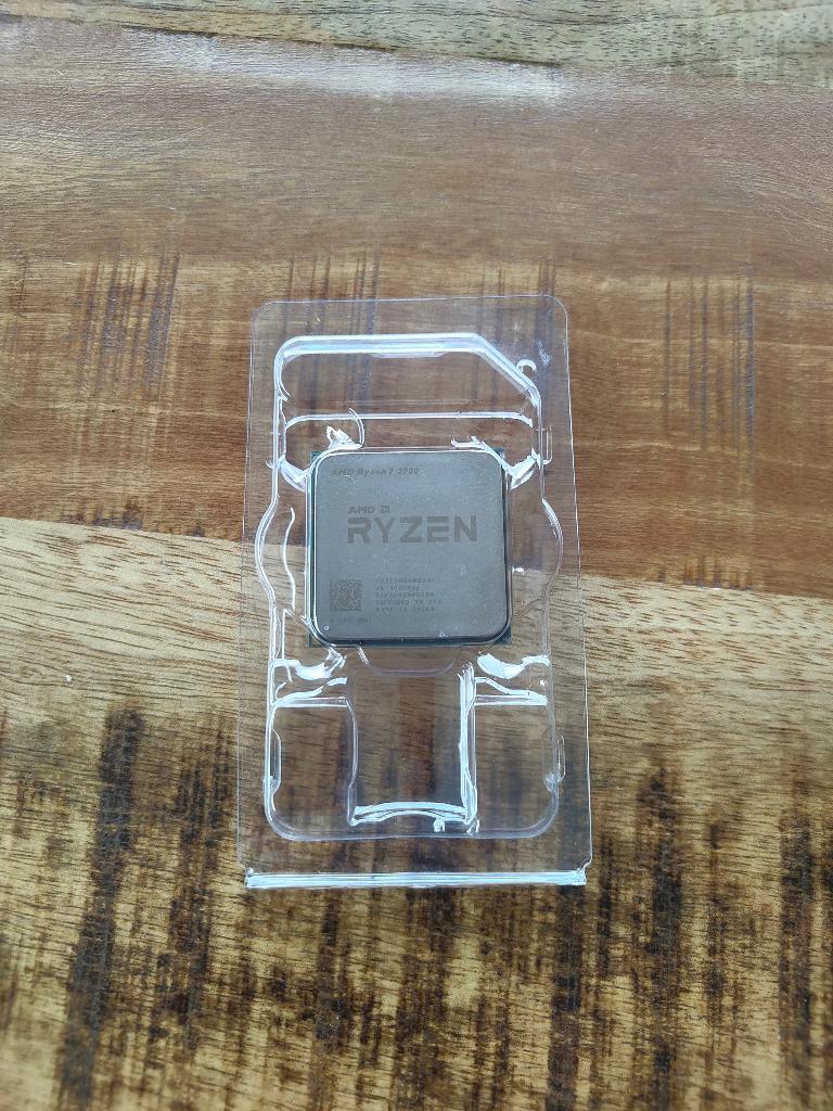 AMD Ryzen 7 2700, 8-core, Enlèvement ou Envoi, Comme neuf, 3 à 4 Ghz