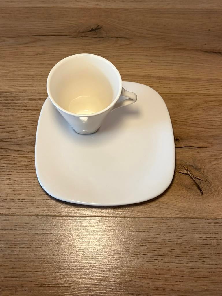 Royal Boch Expo '58: koffietas+ bord beige, Huis en Inrichting, Verzenden, Nieuw