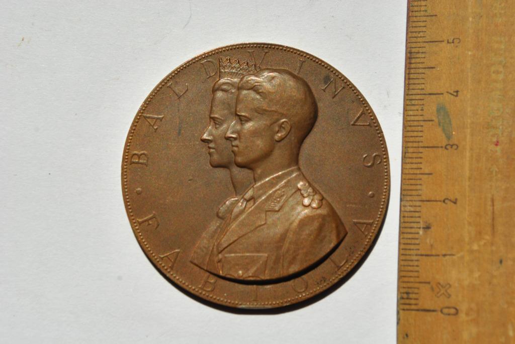Médaille bronze Baudouin et Fabiola BALDUINUS roi Belgique, Timbres & Monnaies, Pièces & Médailles, Enlèvement ou Envoi, Bronze