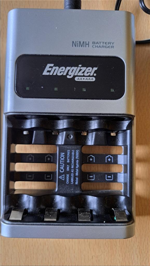 Energizer batterijlader (NiMh), Elektronische apparatuur, Ophalen of Verzenden, Gebruikt