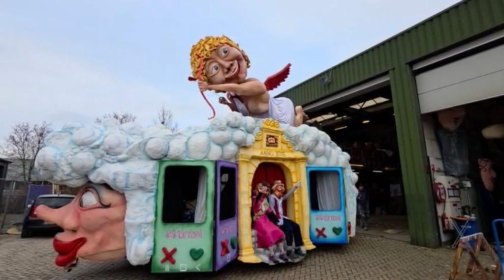Carnavalswagen praalwagen (delen) te koop, Ophalen, Gebruikt, Feestartikel