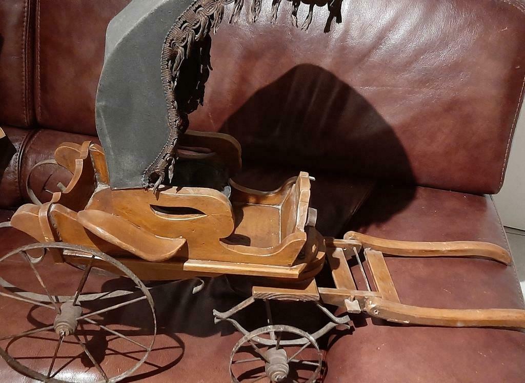 Mooie, Vintage poppen koets ,85 cm lengte, Ophalen