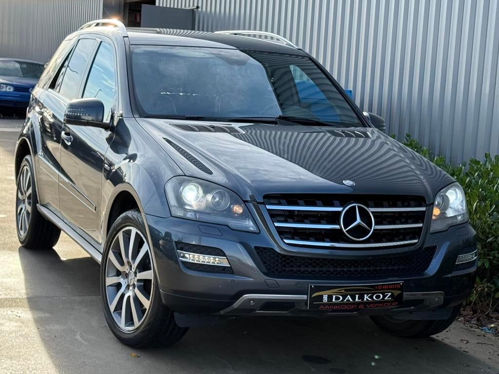 Mercedes ML300 Grand Edition •Navi • Cuir • Facelift • 2011, Autos, Mercedes-Benz, Cuir, Achat, Entreprise, Carnet d'entretien