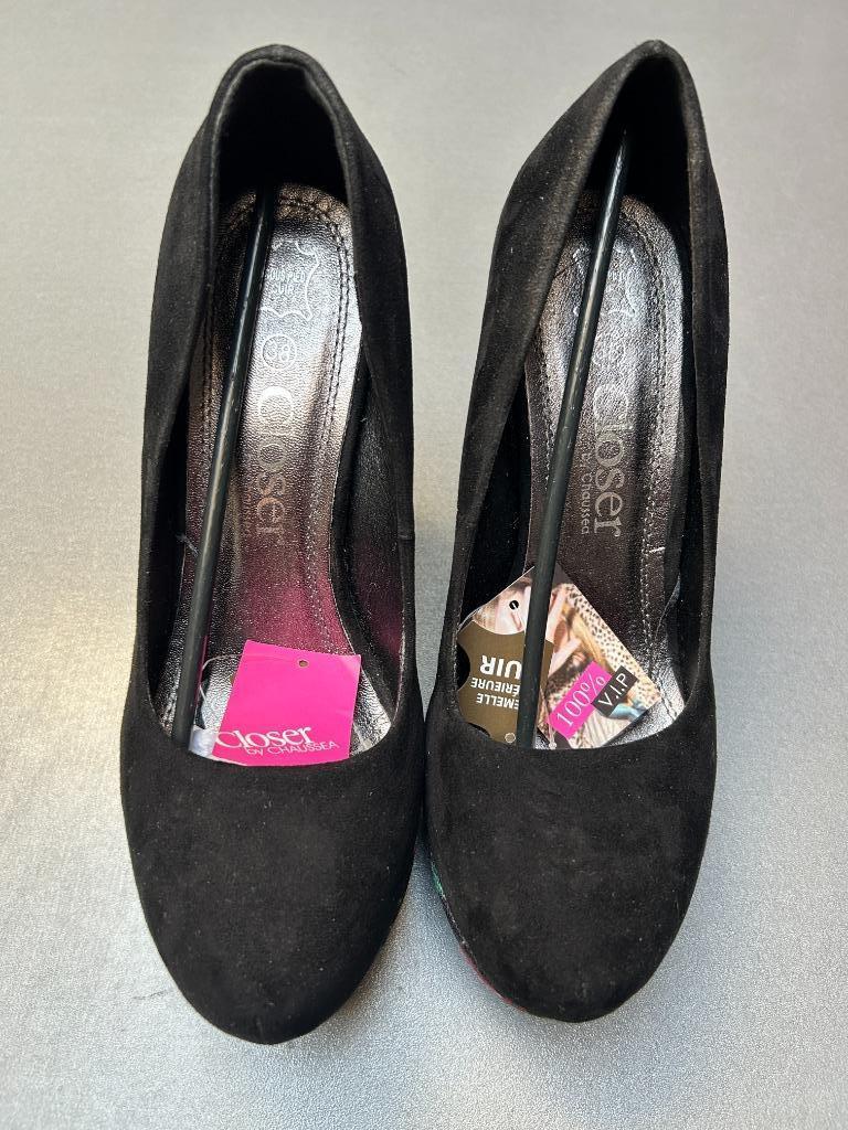 Chaussures noires fleuries Closer by Chaussea -Pointure 38*, Vêtements | Femmes, Neuf, Enlèvement ou Envoi, Noir, Closer
