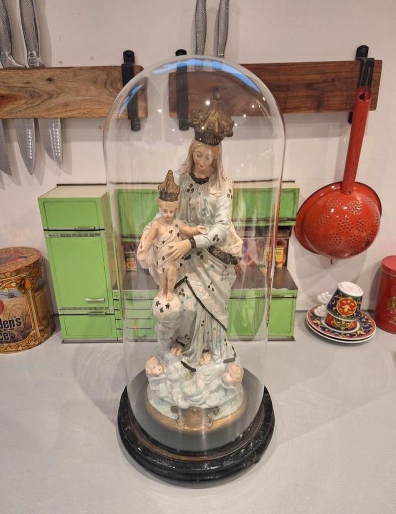 Beeld Maria Met Glazen Stolp, Ophalen