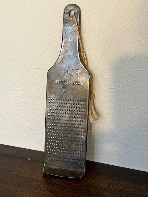Ancienne râpe, Floc, à savon publicitaire Lesieur, Enlèvement