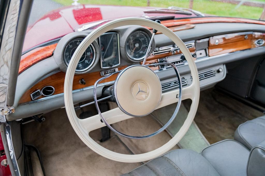 Mercedes-Benz 300SE Coupé W112, Auto's, Automaat, Achterwielaandrijving, Leder, Bedrijf