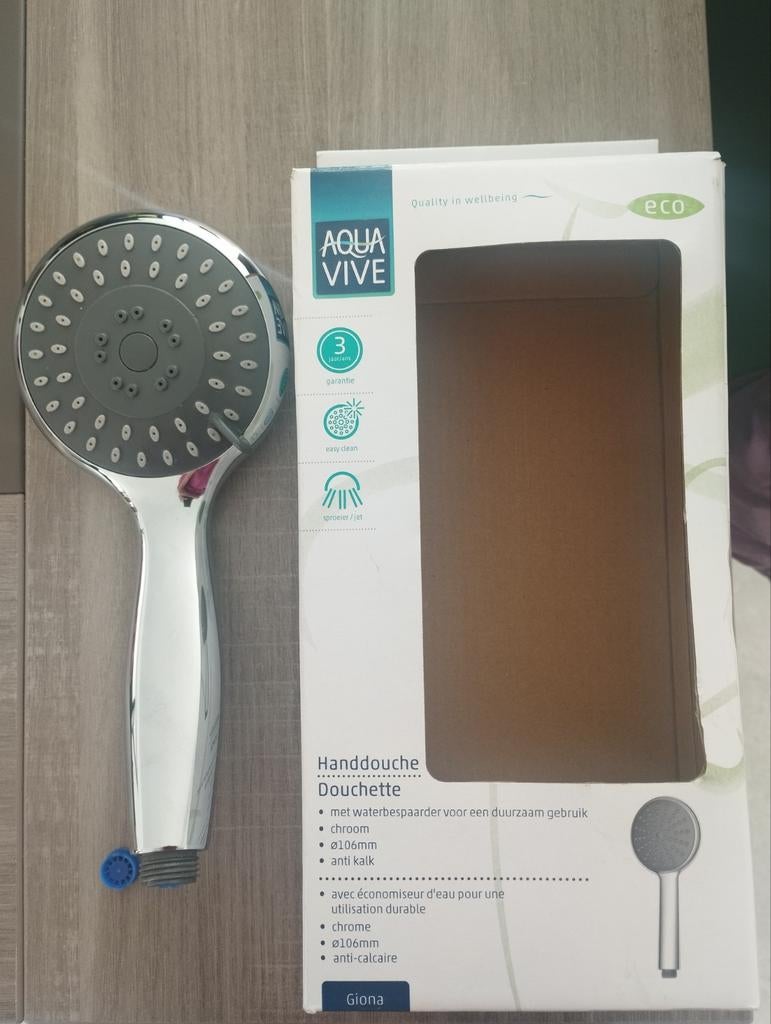 Douchette aquavive eco, en chrome (utilisé 10 min), Chrome, Douche