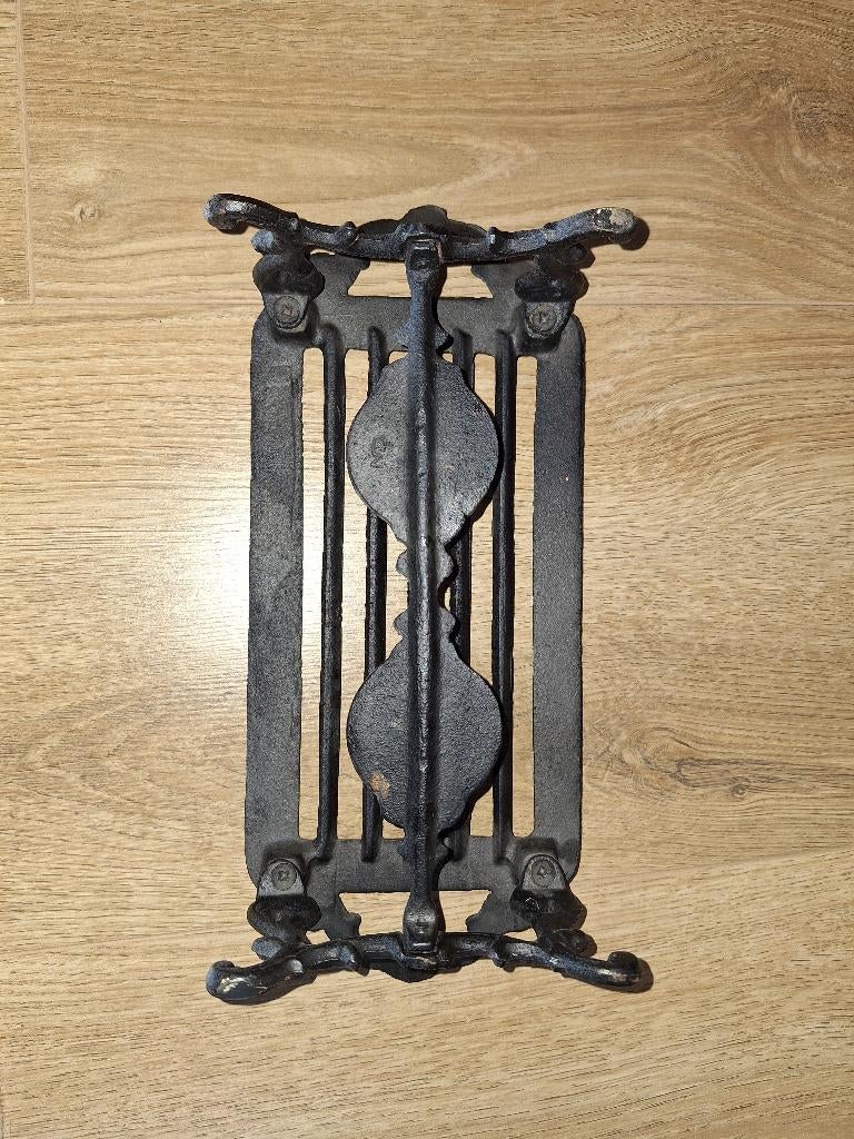 Vintage gietijzeren warmhouder, antieke trivet, Ophalen of Verzenden