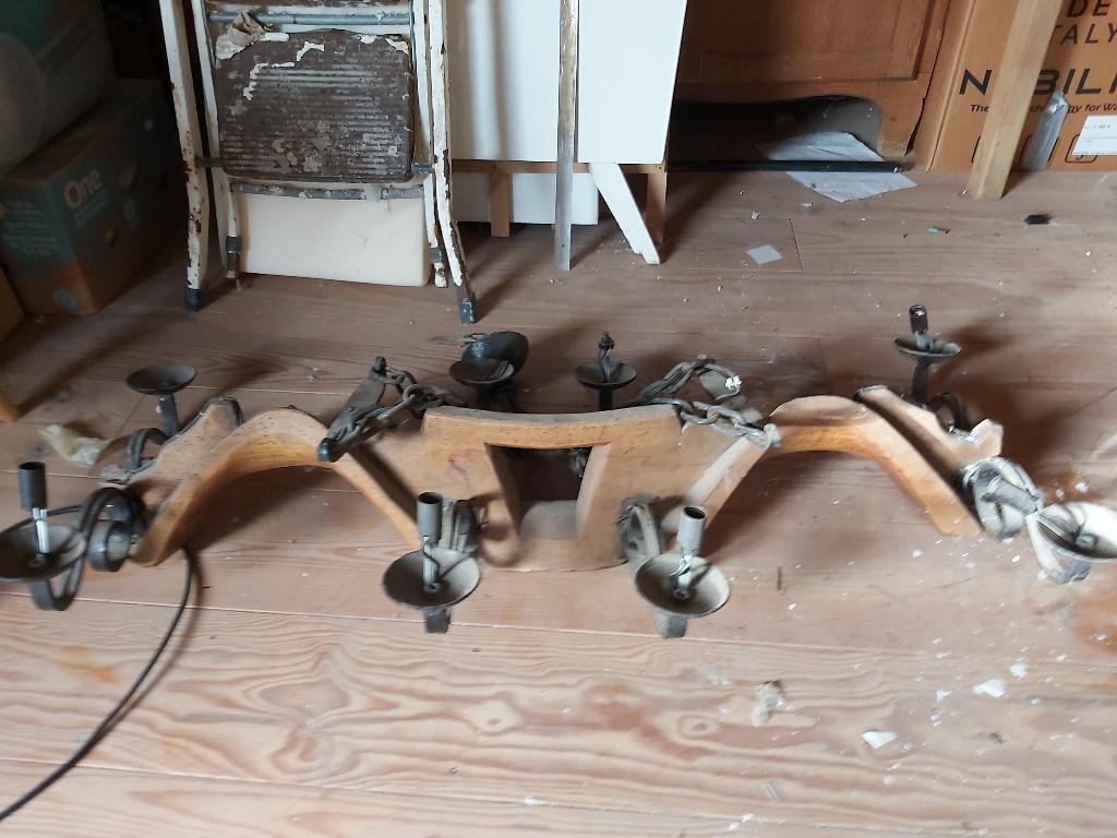 a vendre lustre à restaurer, Ophalen, Gebruikt, Hout