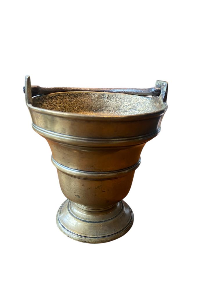 16e eeuwse vergulde bronzen wijwateremmer., Ophalen of Verzenden, Brons