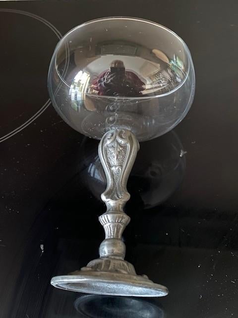 Antiek glas op een tinnen voetstuk, Antiek en Kunst, Ophalen of Verzenden
