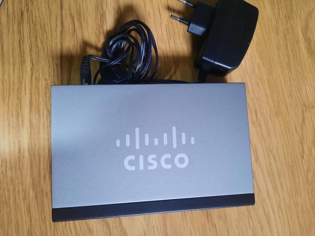CISCO - SG100D-08-EU 8-poorts Gigabit, Ophalen of Verzenden, Zo goed als nieuw