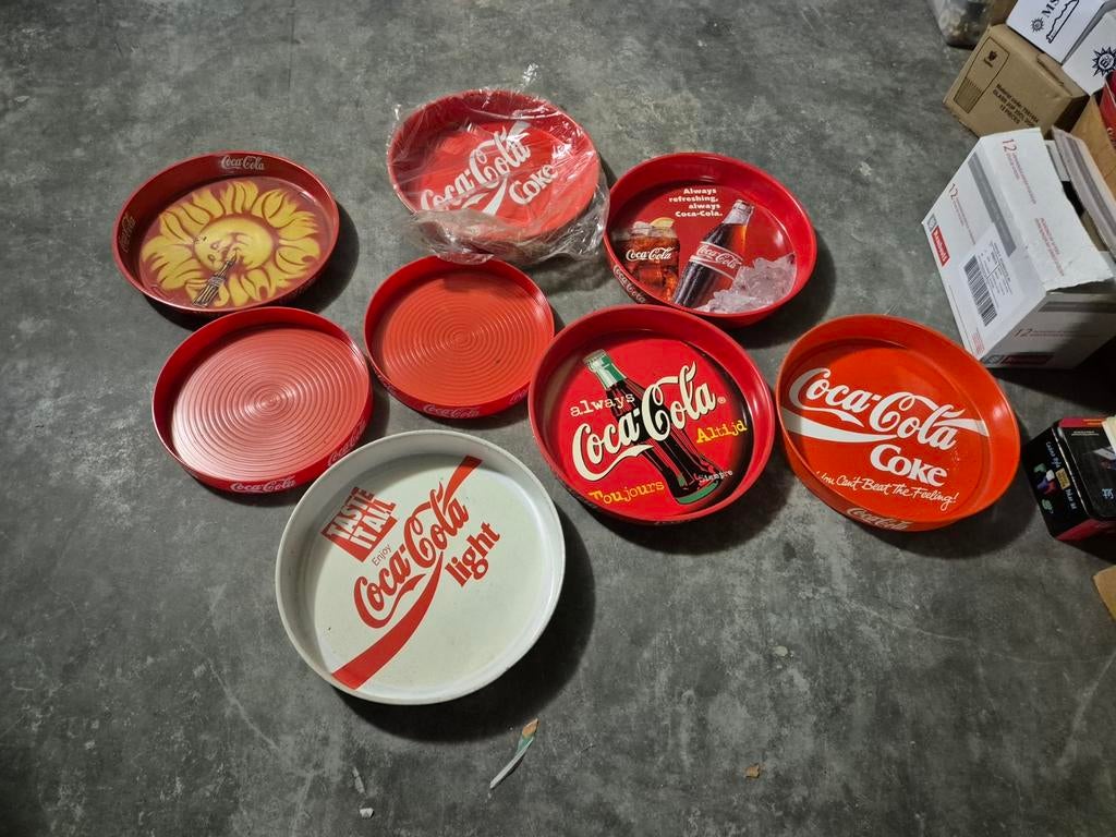 Coca-Cola plateaus, Collections, Envoi