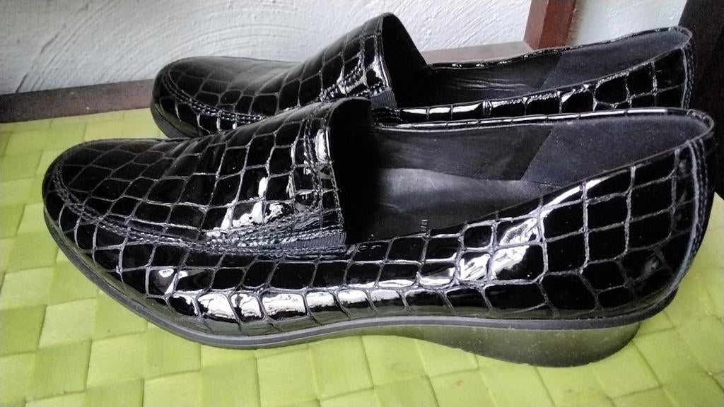 Chaussures noires brillantes ECCO  pointure 40 neuves, Vêtements | Femmes, Chaussures, Enlèvement ou Envoi, ECCO, Noir, Neuf