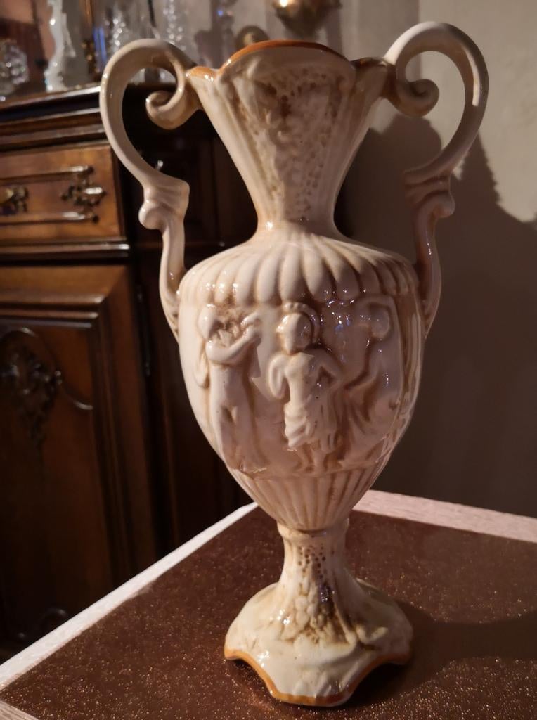 Vaas merk* Capodimonte ", Antiek en Kunst, Antiek | Vazen, Ophalen of Verzenden