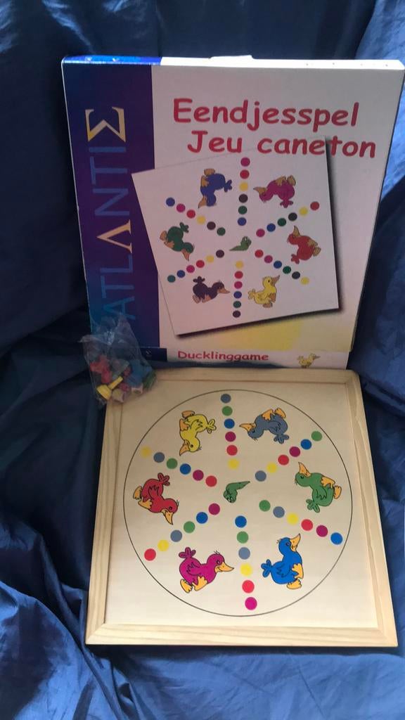 Jeu (plateau en bois, jetons en plastique) NEUF, Hobby en Vrije tijd, Nieuw